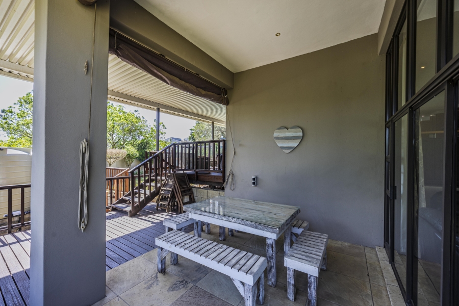 5 Bedroom Property for Sale in Beacon Bay Eastern Cape